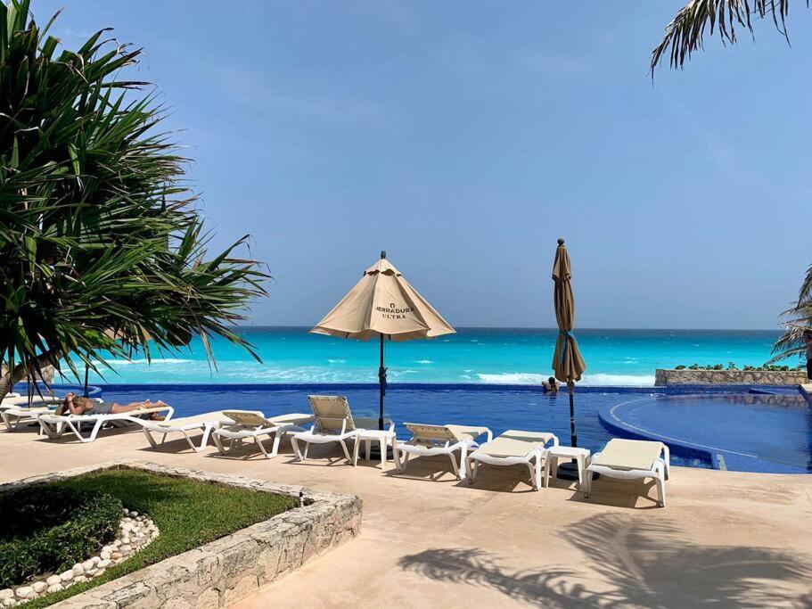 *Turquoise Escape- Beachfront Studio By Casa Paraiso* แคนคูน ภายนอก รูปภาพ