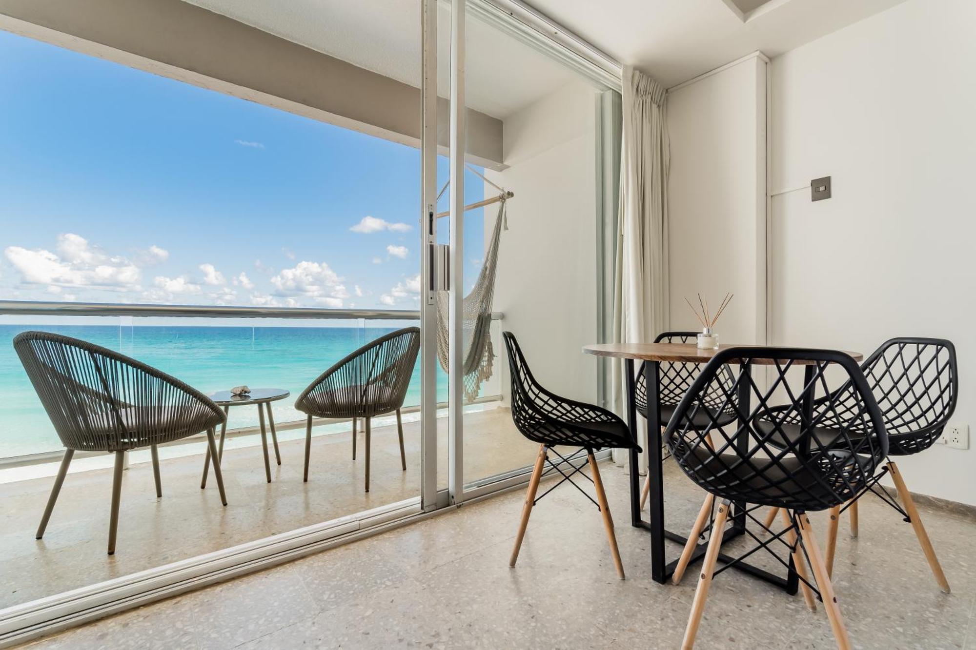 *Turquoise Escape- Beachfront Studio By Casa Paraiso* แคนคูน ภายนอก รูปภาพ