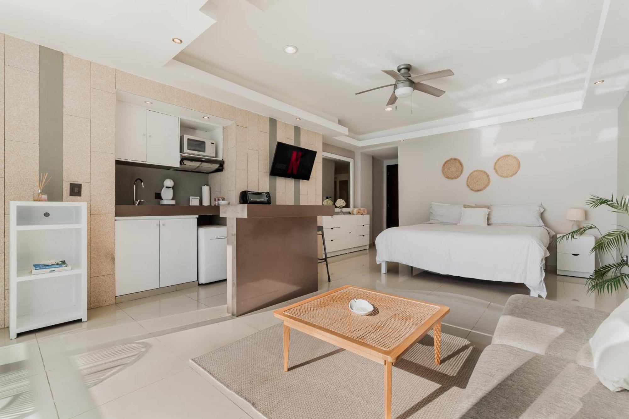 *Turquoise Escape- Beachfront Studio By Casa Paraiso* แคนคูน ภายนอก รูปภาพ